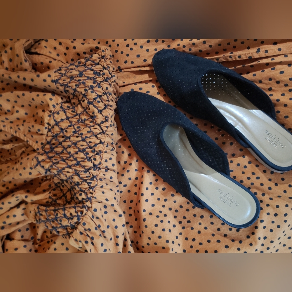 Urban Outfitters Black Suede Slides Flat Shoes 7.5 Almond Toe